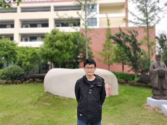 C:\Users\XSC1\Desktop\班主任照片\莊漢林橫版.jpg莊漢林橫版